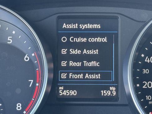 Certified 2021 Volkswagen Tiguan SE w/ Panoramic Sunroof Package image 24