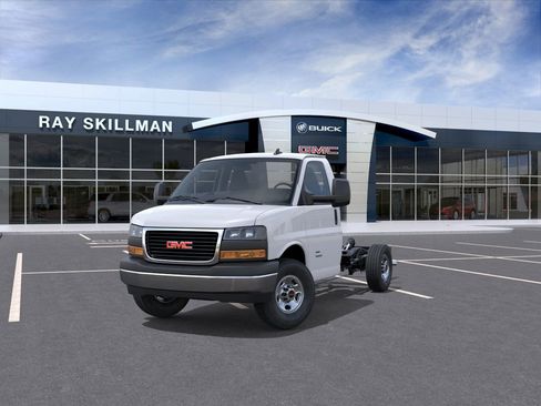 New 2025 GMC Savana 3500 w/ Power Convenience Package image 8