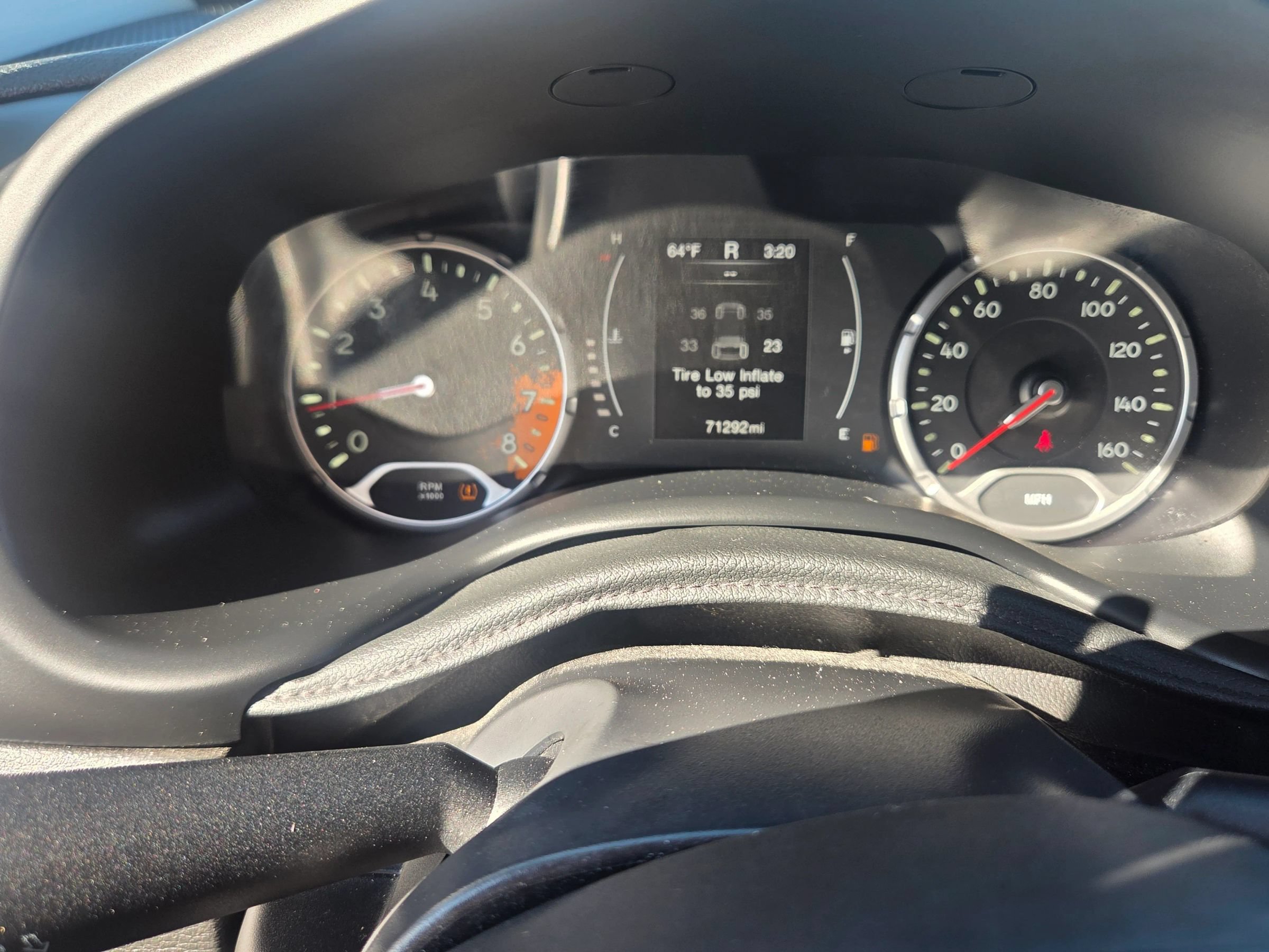 Used 2016 Jeep Renegade Latitude AWD/4WD image 21