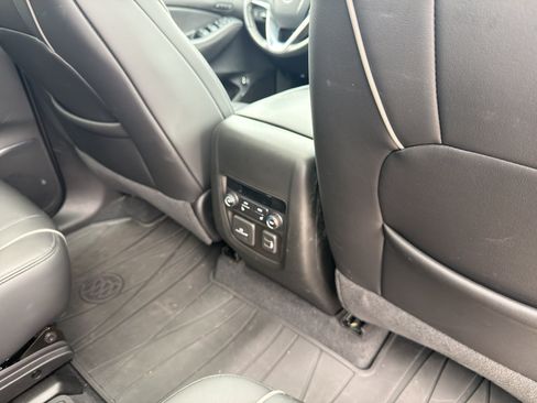 Used 2024 Buick Enclave Avenir w/ Avenir Technology Package AWD/4WD image 7