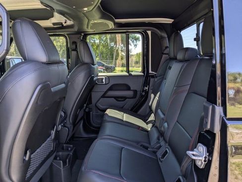 New 2026 Jeep Gladiator Rubicon AWD/4WD image 13