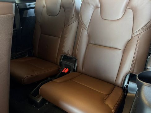 Used 2025 Volvo XC90 B6 Ultra w/ Lounge Package AWD/4WD image 16