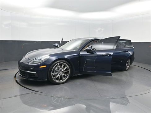Used 2019 Porsche Panamera 4 w/ Premium Package image 42