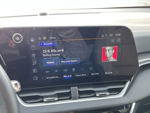 Certified 2025 Chevrolet Equinox LT w/ Safety and Technology Package image 27