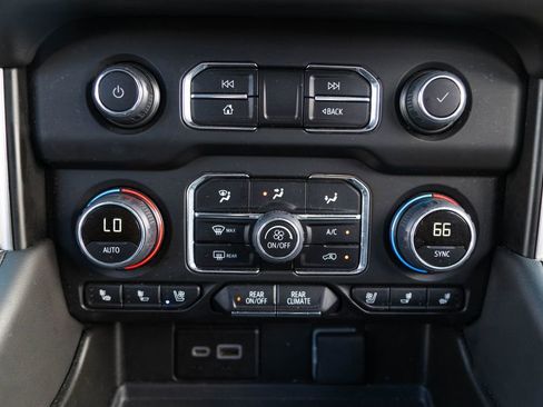Certified 2024 Chevrolet Tahoe Premier AWD/4WD image 25