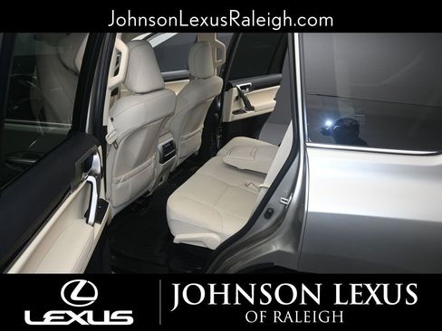 Used 2023 Lexus GX 460 Premium w/ Premium Plus Package AWD/4WD image 12