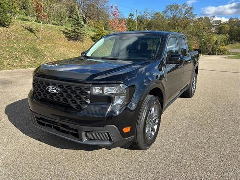 New 2025 Ford Maverick XLT w/ XLT Luxury Package image 8