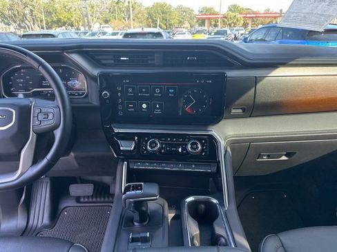 Used 2025 GMC Sierra 1500 Denali image 3