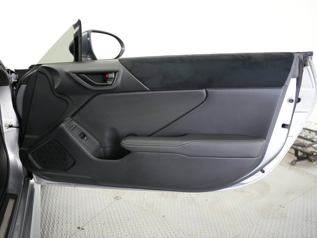 Used 2023 Toyota GR86 Premium w/ ALL Weather Mat Package (TMS) RWD image 40