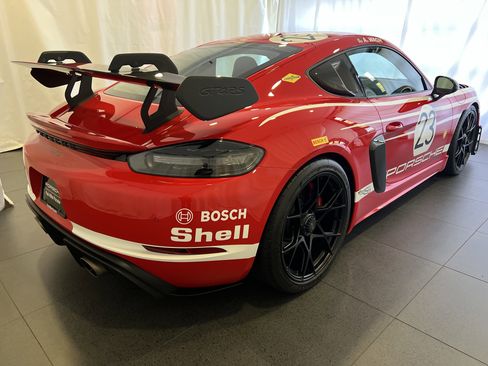 Used 2025 Porsche 718 Cayman GT4 RS image 9