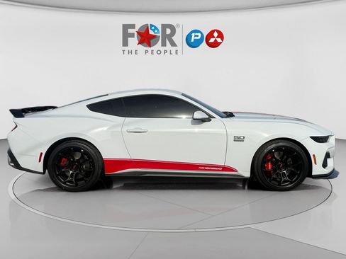 Used 2025 Ford Mustang GT Premium RWD image 6