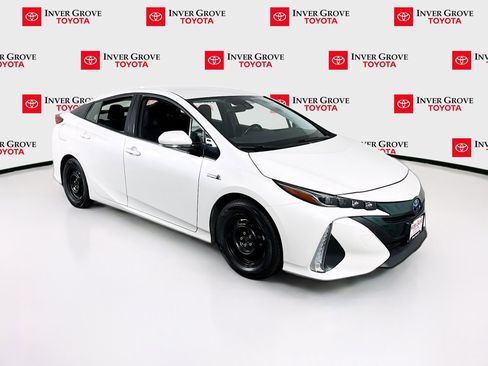 Used 2017 Toyota Prius Prime Plus w/ Carpet Mat Package FWD image 3