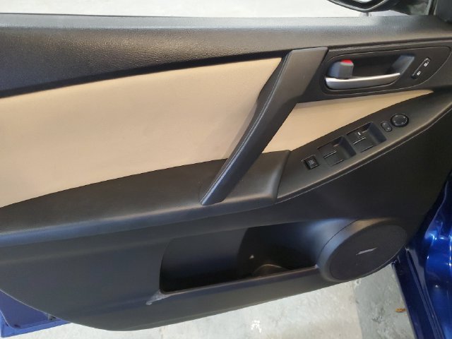 Used 2012 MAZDA MAZDA3 i Touring FWD image 12