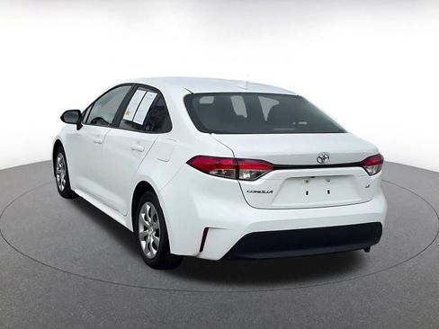 Used 2025 Toyota Corolla LE FWD image 9