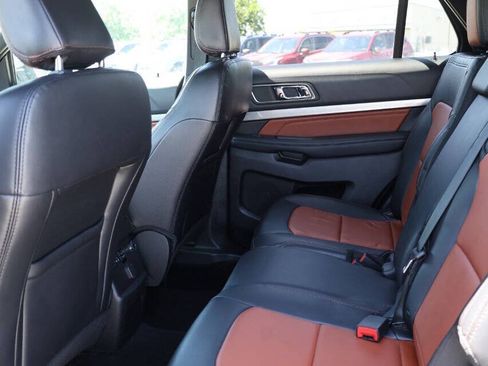 Used 2019 Ford Explorer XLT w/ Equipment Group 202A AWD/4WD image 17