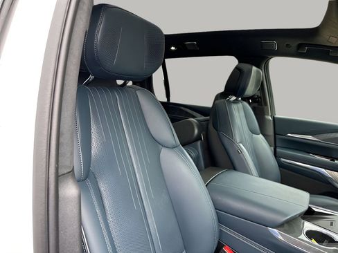 Certified 2025 Cadillac Escalade IQ Luxury 2 w/ LPO, Premium Carpet Package image 12