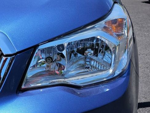 Used 2015 Subaru Forester 2.5i Premium w/ All-Weather Package AWD/4WD image 9