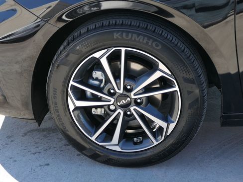 Used 2023 Kia Forte LXS image 10