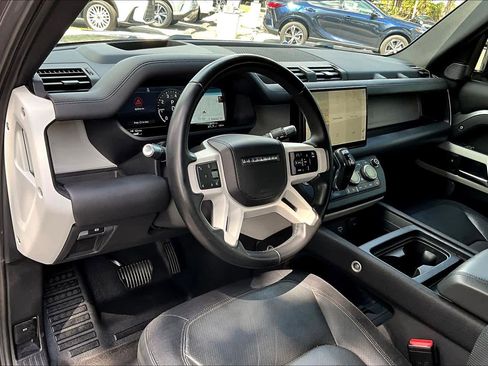 Used 2022 Land Rover Defender 110 X-Dynamic HSE image 17