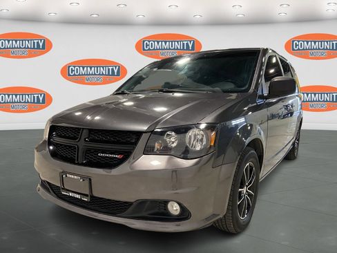 Used 2018 Dodge Grand Caravan SE image 1