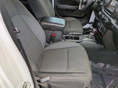 Used 2022 Jeep Gladiator Sport image 19