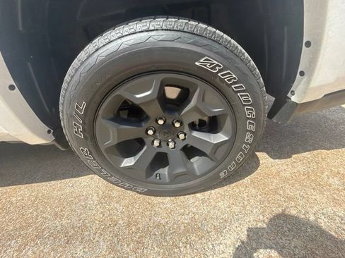Used 2025 RAM 1500 Big Horn AWD/4WD image 9