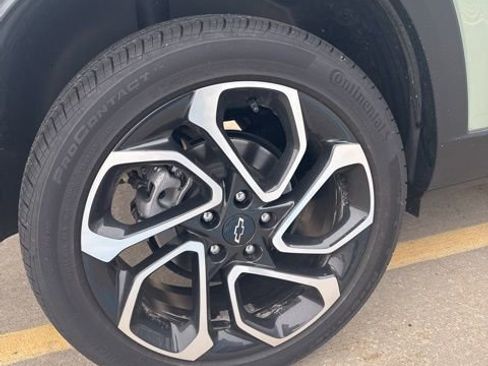 Certified 2024 Chevrolet Trax RS w/ Sunroof Package FWD image 7