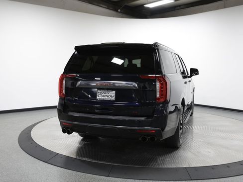 Used 2023 GMC Yukon XL AT4 image 7