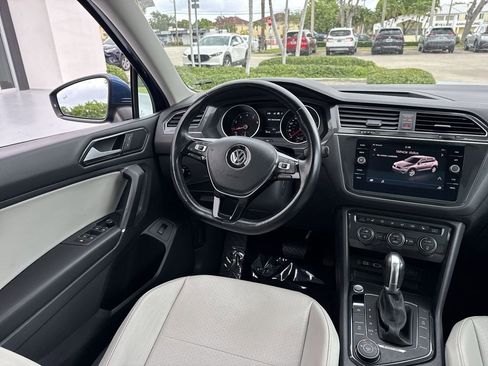 Used 2018 Volkswagen Tiguan SE AWD/4WD image 21