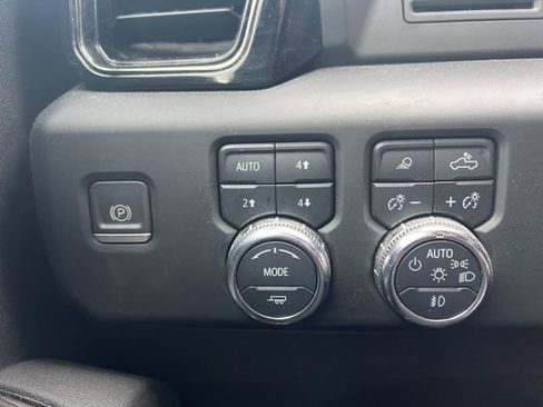 Used 2022 GMC Sierra 1500 AT4 image 24