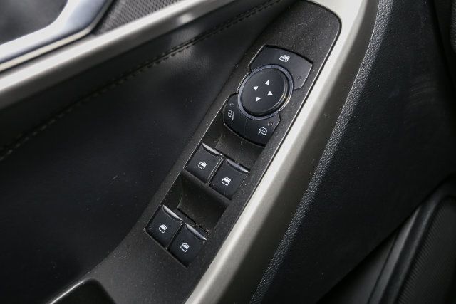 Used 2023 Ford Explorer XLT AWD/4WD image 35