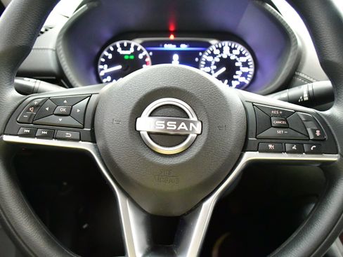 Used 2025 Nissan Sentra SV FWD image 18