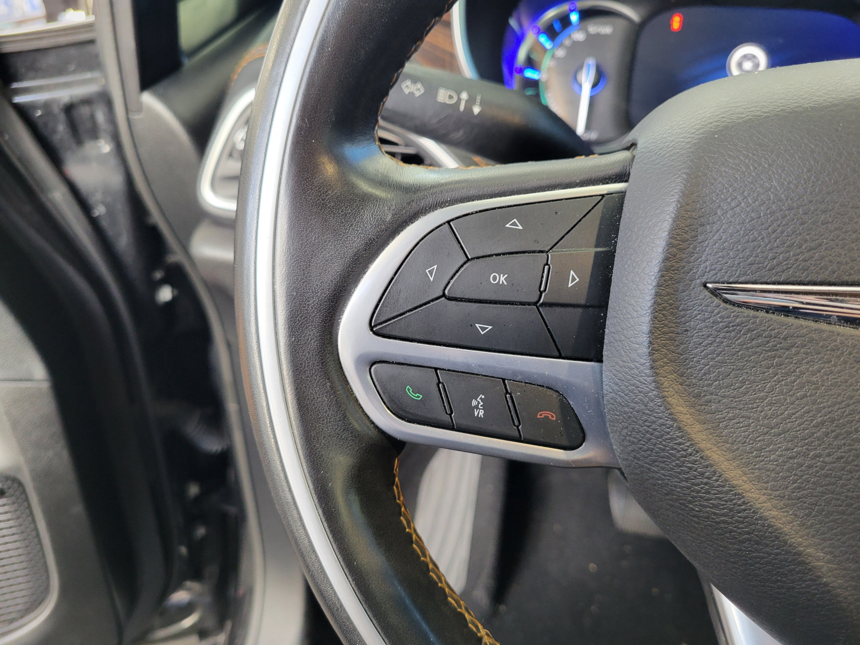 Used 2021 Chrysler Pacifica Pinnacle FWD image 26