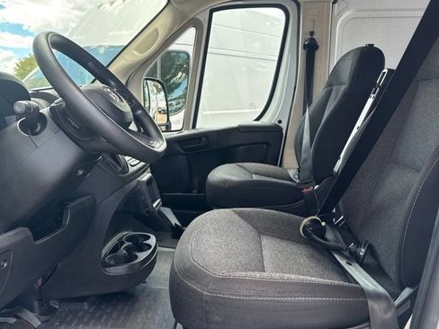 Used 2022 RAM ProMaster 2500 FWD image 2