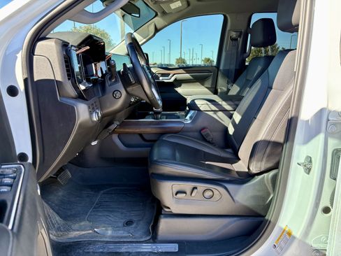 Used 2023 GMC Sierra 1500 SLT w/ SLT Convenience Package image 14