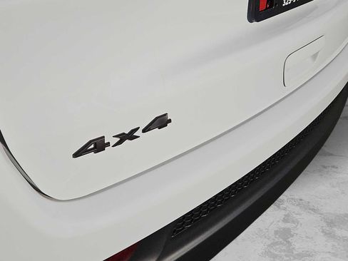 New 2026 Jeep Compass Latitude image 23