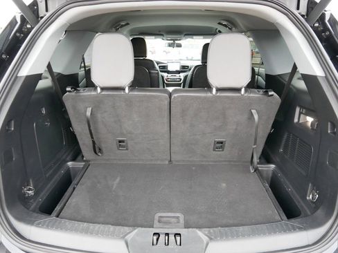 Certified 2022 Ford Explorer XLT w/ Equipment Group 202A image 21