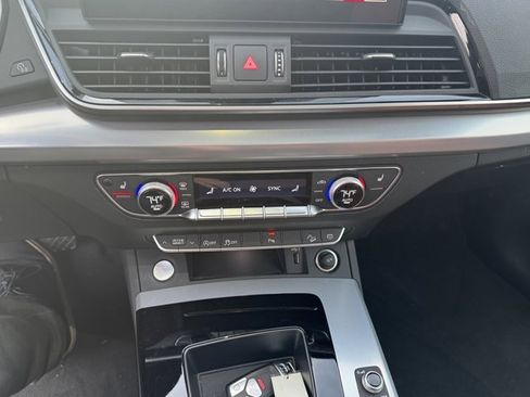 Used 2025 Audi Q5 2.0T Premium w/ Convenience Plus Package image 18