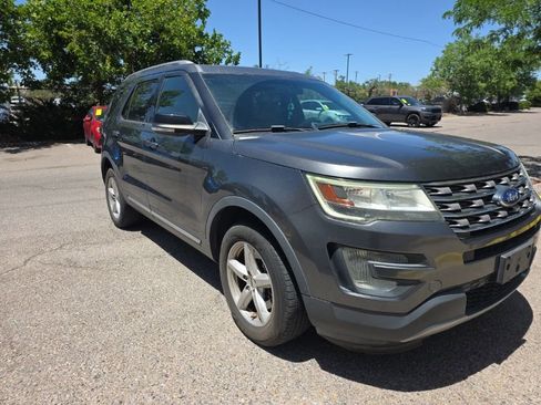 Used 2017 Ford Explorer XLT AWD/4WD image 9