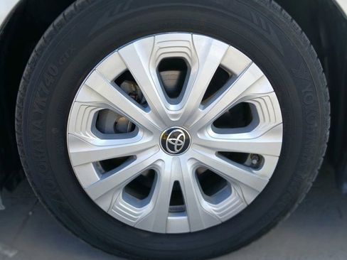 Used 2020 Toyota Prius LE image 22