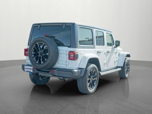 Used 2022 Jeep Wrangler Unlimited Sahara w/ Cold Weather Group image 7
