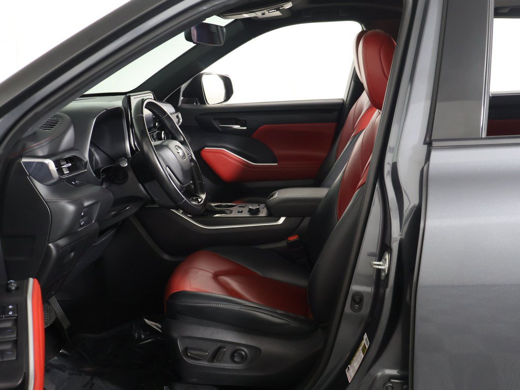 Used 2021 Toyota Highlander XSE AWD/4WD image 27