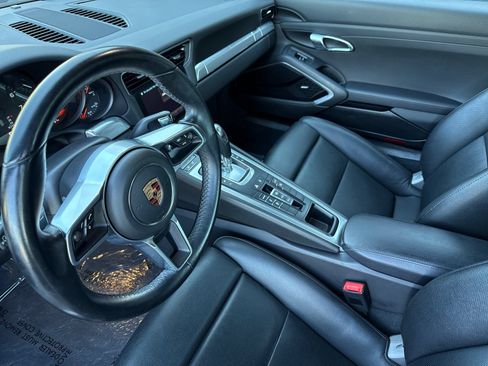 Used 2017 Porsche 911 Carrera RWD image 5