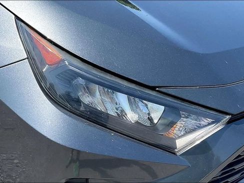 Used 2020 Toyota RAV4 LE FWD image 30