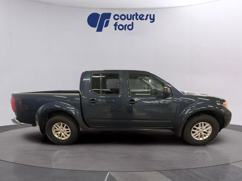 Used 2018 Nissan Frontier SV AWD/4WD image 8