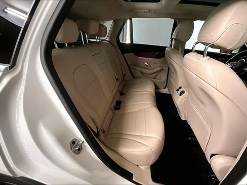 Used 2022 Mercedes-Benz GLC 300 GLC 300 image 20