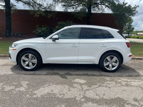 Used 2019 Audi Q5 Premium AWD/4WD image 2