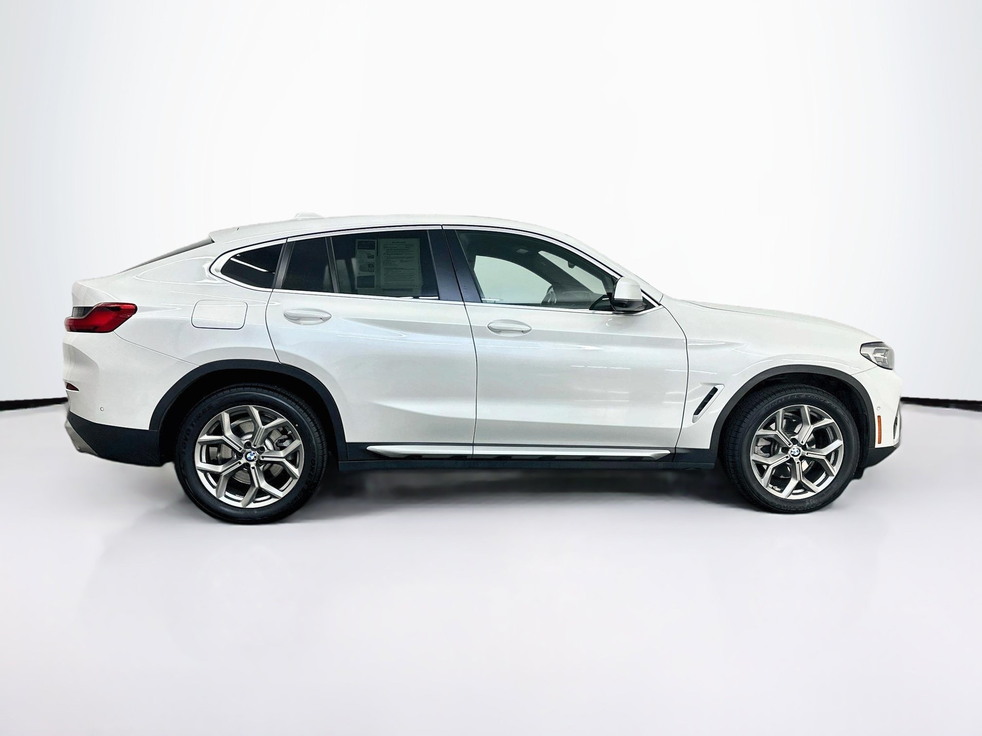 Used 2024 BMW X4 xDrive30i AWD/4WD image 10