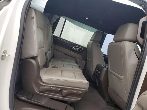 Used 2021 Chevrolet Suburban LT w/ LT Signature Package RWD image 11