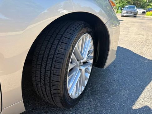 Used 2018 Lexus ES 350 w/ Luxury Package w/Wood Trim FWD image 45